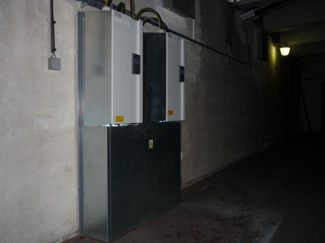 Frekvenční měniče 90 kW pro primární ventilátory